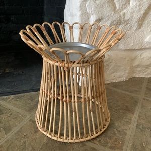 Rattan plant stand